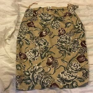 Anne Klein 10 100% Silk over skirt Tan Floral w/tan underslip side zip w/button